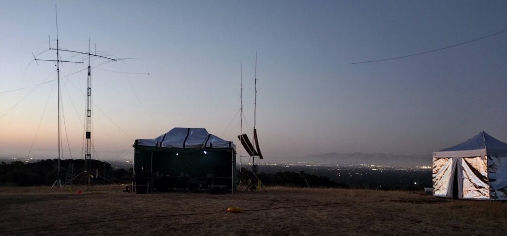 VHF-UHF Tent and antennas